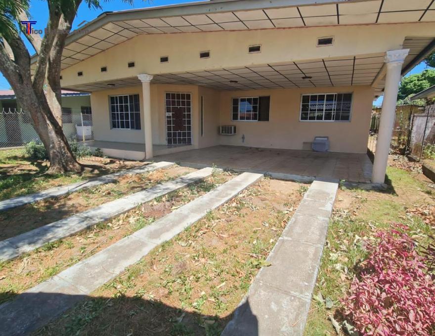 Imagen de muestra: Casa con jardín en La Fortuna